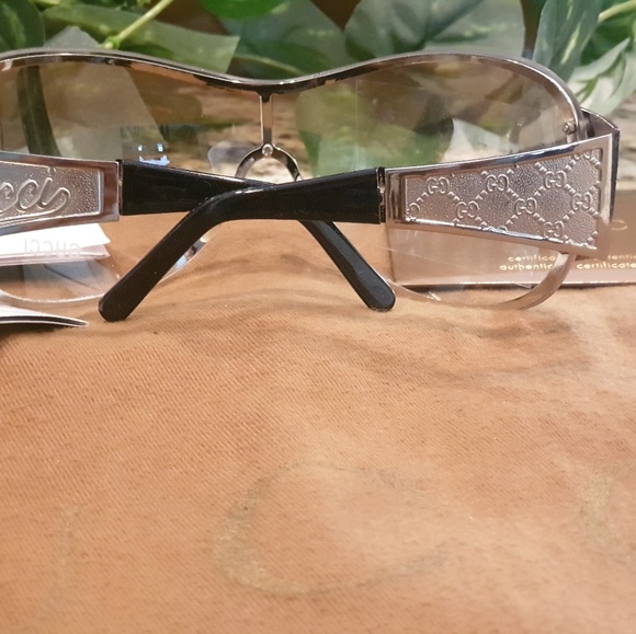 SOLD  NWOT  AUTHENTIC GUCCI SUNGLASSES - Picture 7 of 8